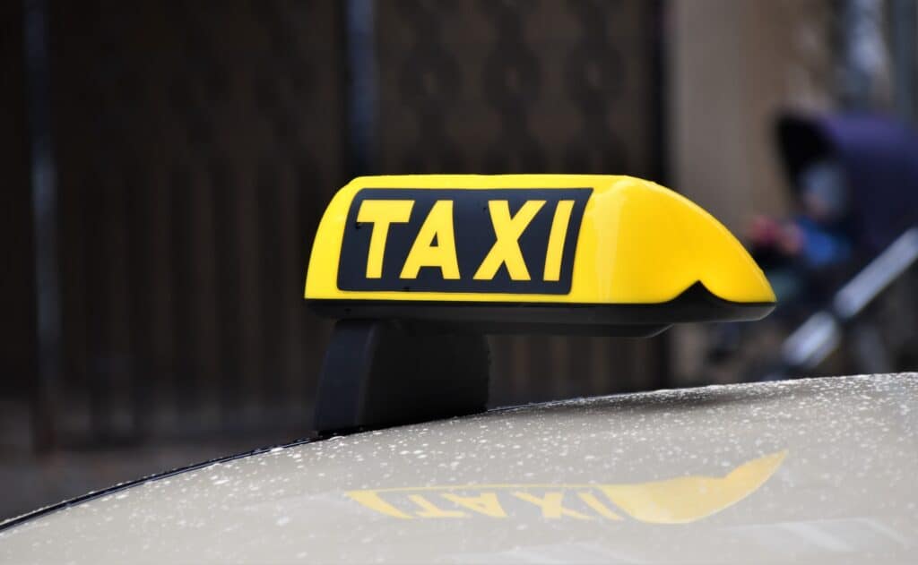 Wie finde ich einen Taxifahrer in Bad Vöslau?